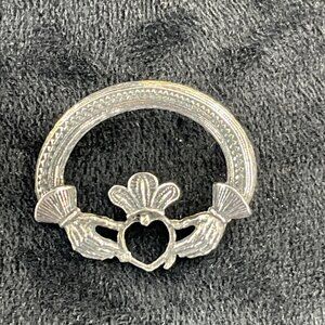 Celtic Claddagh Pin Brooch Vintage Style Silver Tone Heart & Crown Desi